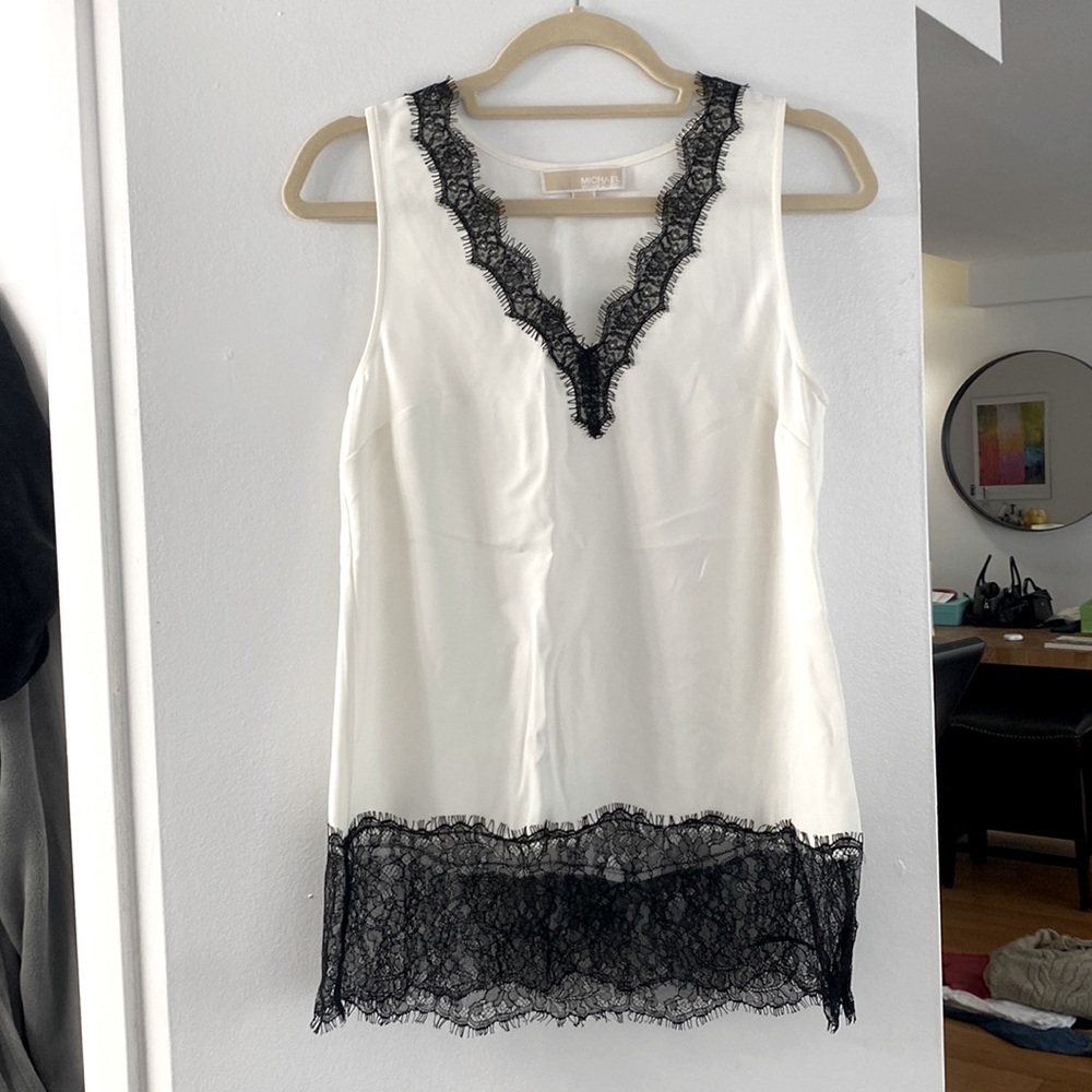 Never worn perfect condition Michael Kors blouse, tank top size extra small